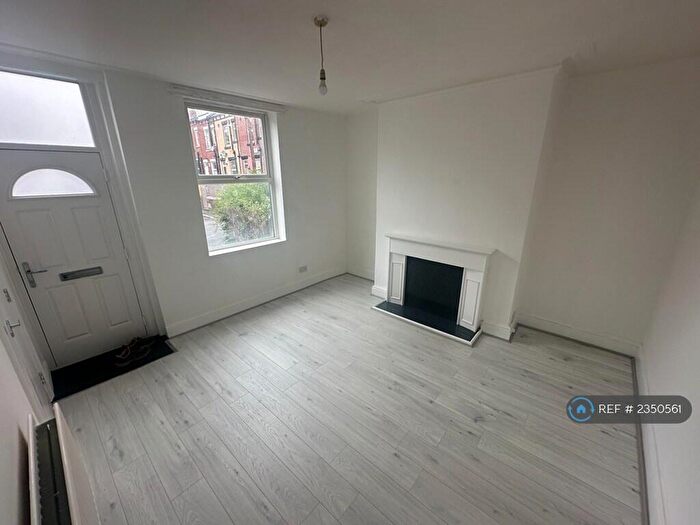 2 Bedroom Terraced House To Rent In Harlech Road, Leeds, LS11