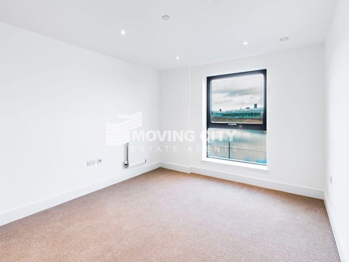 2 Bedroom Flat For Sale In Cityview Point, Leven Road, E14