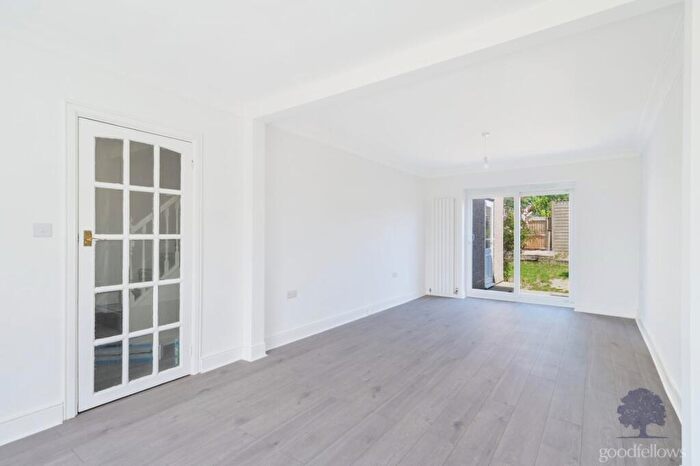 3 Bedroom Terraced House To Rent In Darley Gardens, Morden, Surrey, SM4