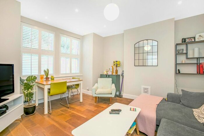 2 Bedroom Flat For Sale In Auckland Hill, West Norwood, London, SE27