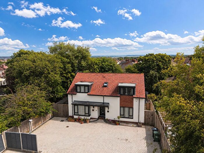 3 Bedroom Detached House For Sale In Thornton Road, Bebington, CH63