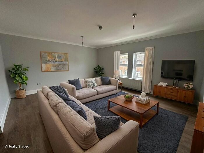 2 Bedroom Flat To Rent In Western Road, Bexhill On Sea, East Sussex, TN40