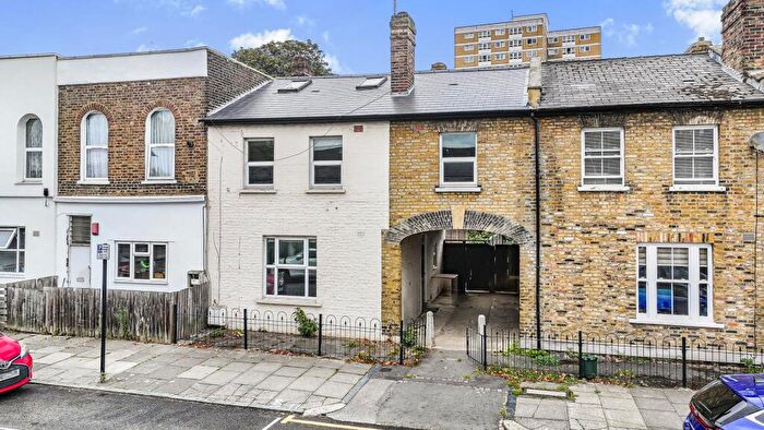 3 Bedroom Terraced House For Sale In Finsbury Road, Wood Green, N22