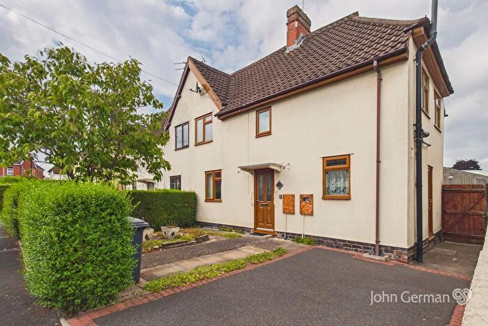 3 Bedroom Semi-Detached House For Sale In Manor Road, Uttoxeter, ST14