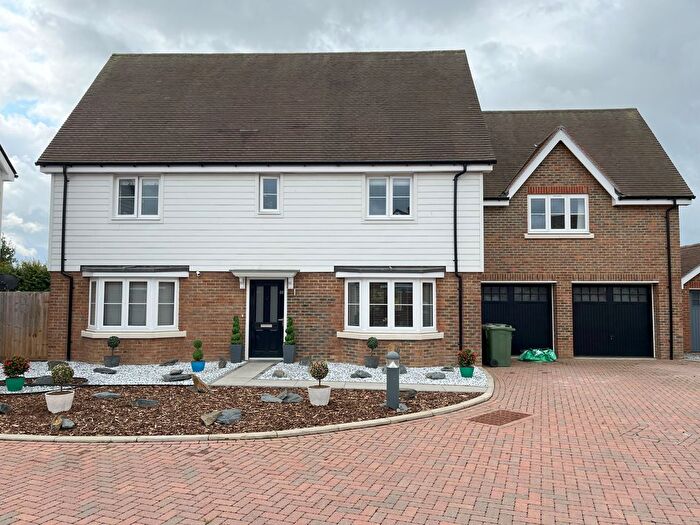 4 Bedroom Detached House For Sale In Seymour Drive, Tonbridge, TN12