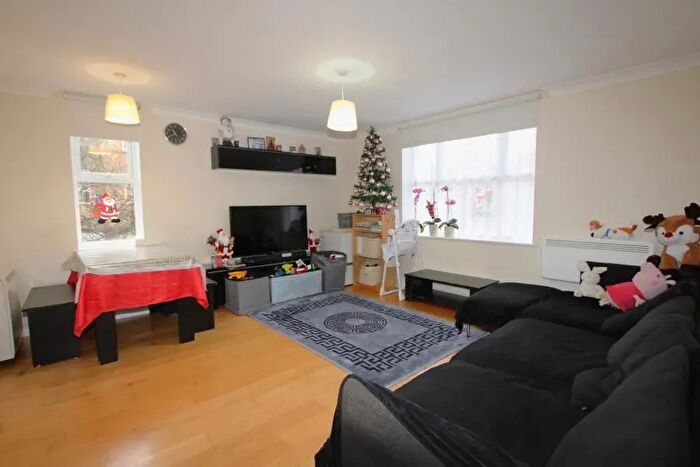 2 Bedroom Flat To Rent In Brookfield, E9