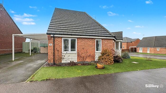 2 Bedroom Semi-Detached Bungalow For Sale In Woodlands Way, Spion Kop, NG20