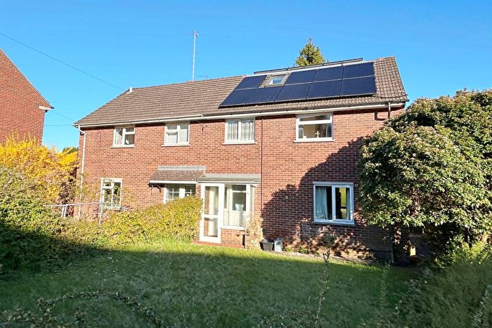 4 Bedroom Semi-Detached House To Rent In Stanmore, SO22