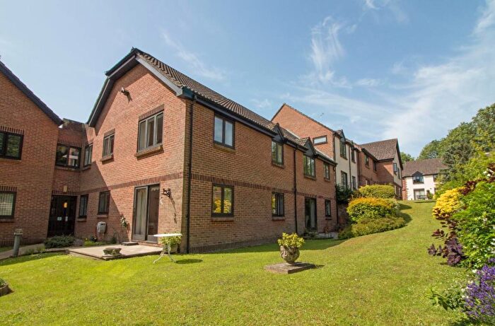 1 Bedroom Flat To Rent In Havant Road, Horndean, PO8