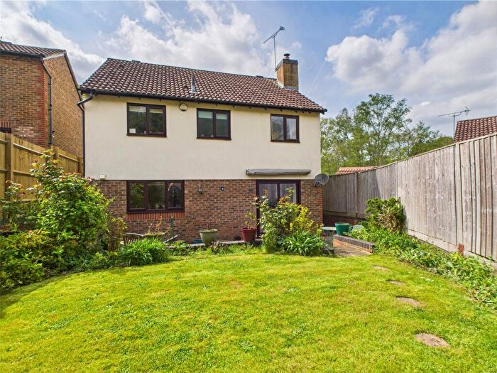 4 Bedroom Detached House For Sale In Kestrel Way, Burghfield Common, Reading, Berkshire, RG7