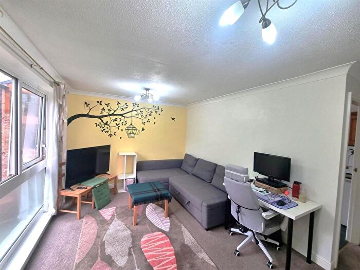 1 Bedroom Flat To Rent In Egerton Road, Manchester, M14