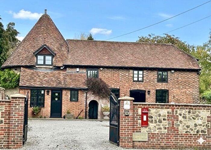 3 Bedroom Detached House For Sale In Wateringbury Road, East Malling, West Malling, ME19