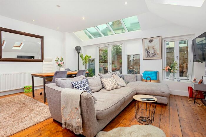 2 Bedroom Flat To Rent In Lambrook Terrace, London, SW6