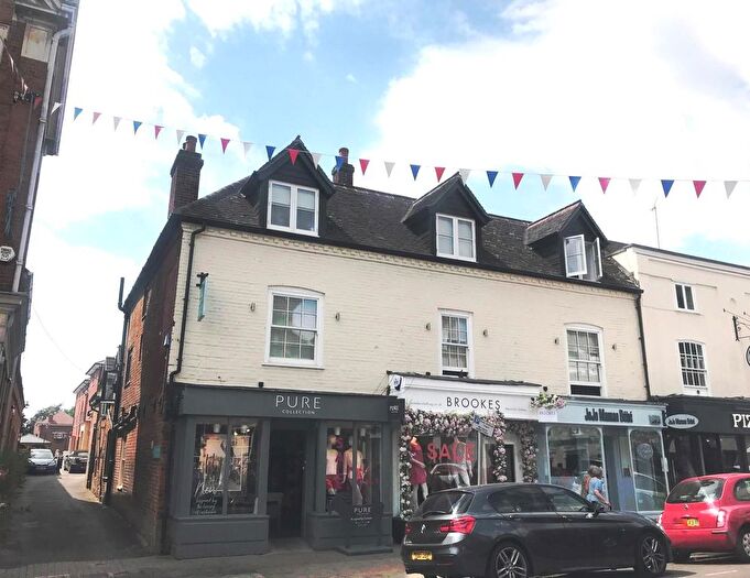 2 Bedroom Flat To Rent In High Street, Marlow, Buckinghamshire, SL7
