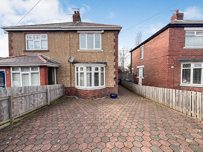 2 Bedroom Semi Detached House For Sale In Kinnaird Avenue, Denton Burn, Newcastle Upon Tyne, NE15