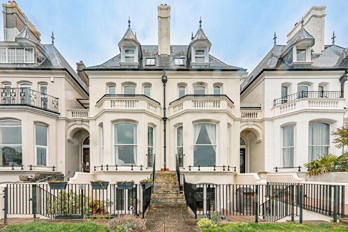 2 Bedroom Apartment For Sale In Venetian Garden House, South Parade, PO5