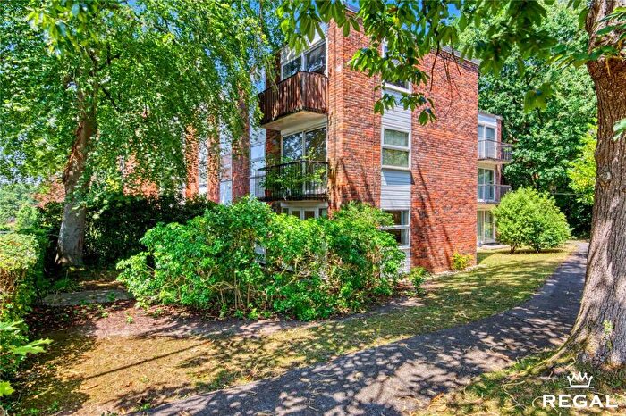 2 Bedroom Apartment For Sale In Beech House, Lingwood Close, Bassett, SO16