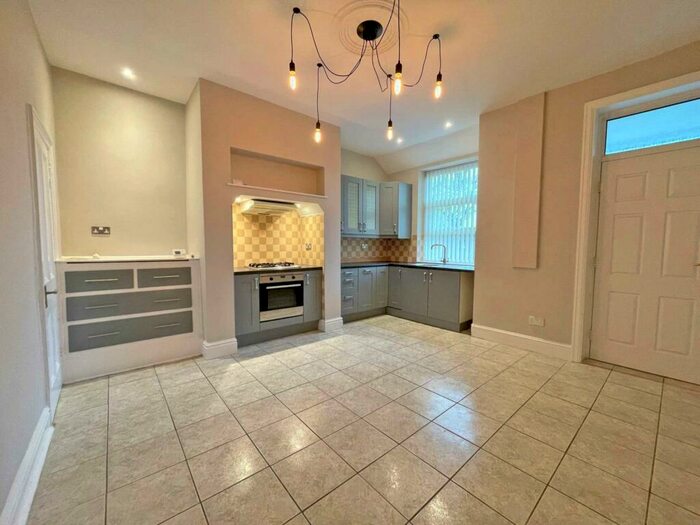 2 Bedroom Terraced House To Rent In Whitecroft Street, Watersheddings, OL1