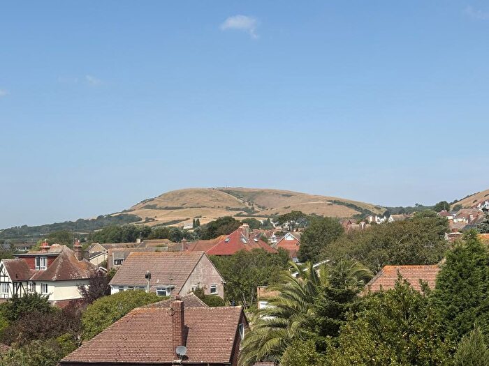 2 Bedroom Flat For Sale In Regents Court, Victoria Road, Swanage, Dorset, BH19 - Photo 2