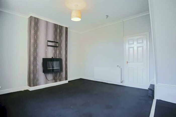 2 Bedroom End Of Terrace House To Rent In Carr Mount, Rossendale, BB4