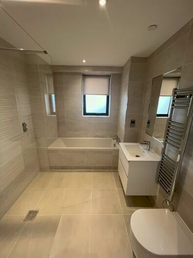 3 Bedroom Flat To Rent In Paget Place, Penarth, Penarth, CF64
