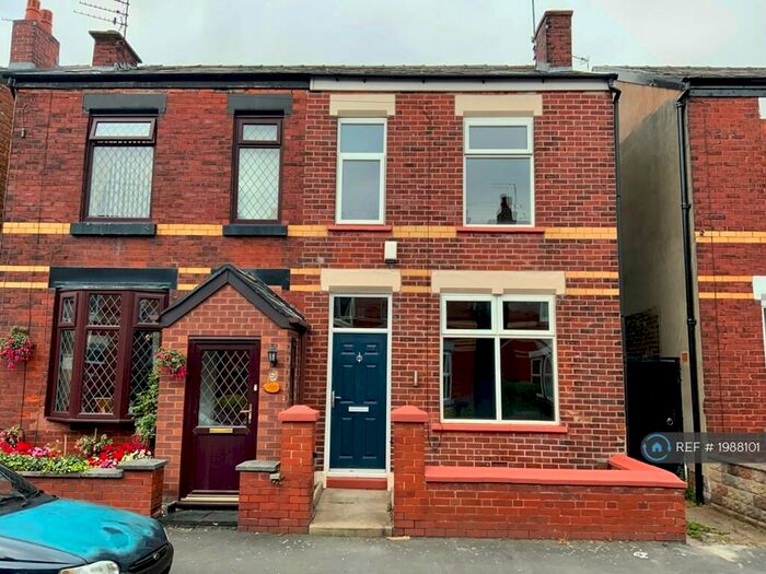 2 Bedroom Semi-Detached House To Rent In Hazel St, Stockport, SK7