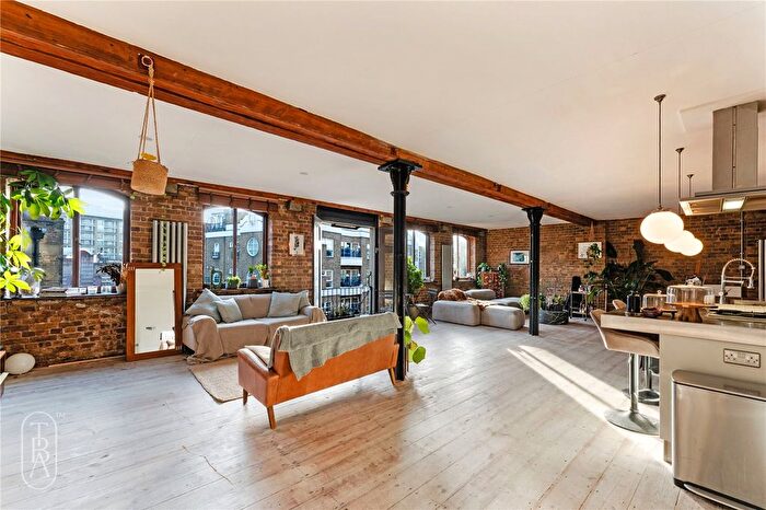 2 Bedroom Flat To Rent In Narrow Street, London, E14