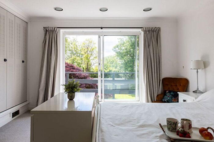 4 Bedroom Detached House For Sale In Parklands, Oxted, Surrey, RH8