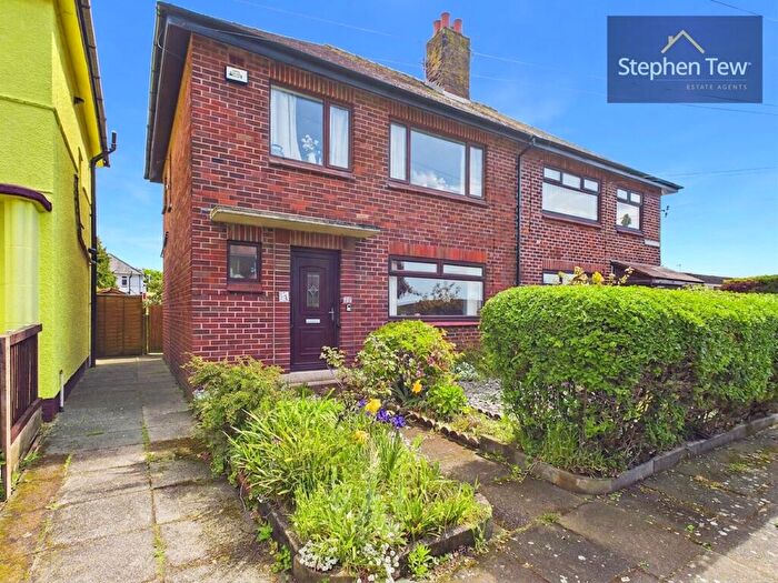 3 Bedroom Semi-Detached House For Sale In Linfield Terrace, Blackpool, FY4
