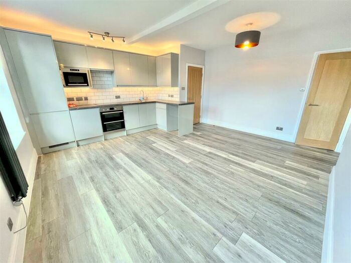 1 Bedroom Apartment To Rent In Cheltenham Road, Montpelier, Bristol, BS6