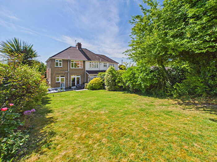 3 Bedroom Semi-Detached House For Sale In Pilgrims Way, Cuxton, Rochester, ME2