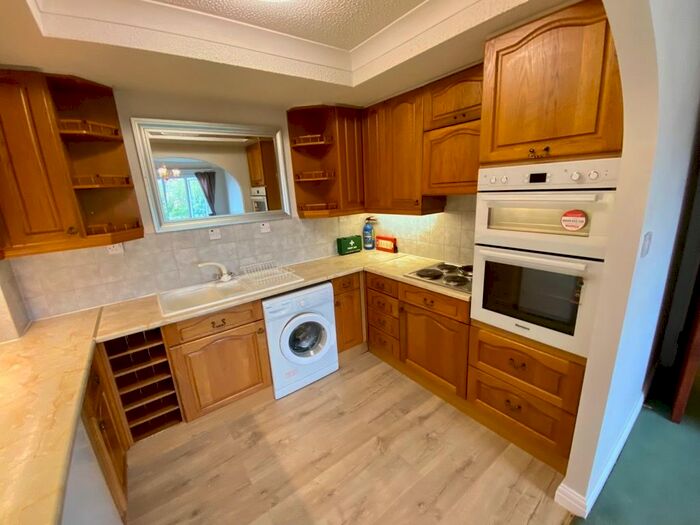 2 Bedroom Flat To Rent In Windsor Court, Poulton-Le-Fylde, FY6