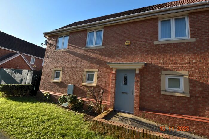 2 Bedroom Flat To Rent In Clough Close, Middlesbrough, TS5