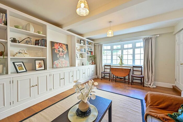 1 Bedroom Flat For Sale In Wilna Road, Earlsfield, London, SW18