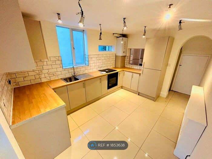 3 Bedroom Terraced House To Rent In Pretoria Road, Romford, RM7