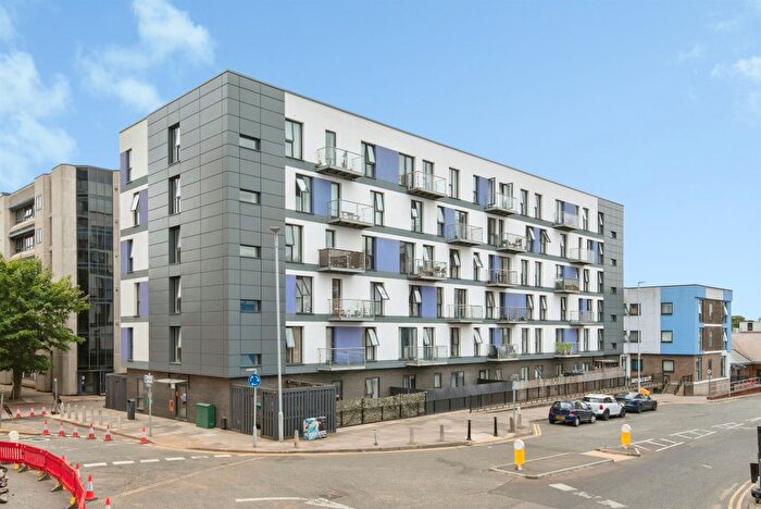 2 Bedroom Flat For Sale In Swingate, Stevenage, SG1