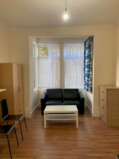 1 Bedroom Flat To Rent In Seymour Road, London, N8