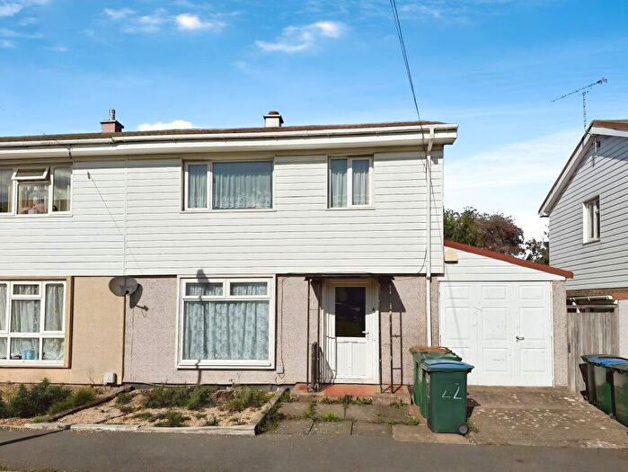 3 Bedroom Semi-Detached House For Sale In Scarborough Way, Canley, Coventry, West Midlands, CV4