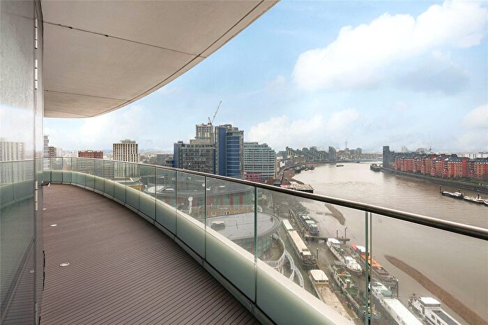 3 Bedroom Flat For Sale In Lombard Wharf, Lombard Road, SW11
