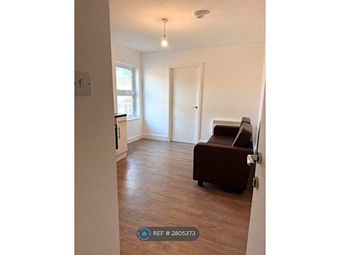 1 Bedroom Flat To Rent In Hoe St, London, E17