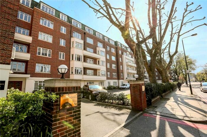 4 Bedroom Flat To Rent In Pembroke Road, London W8