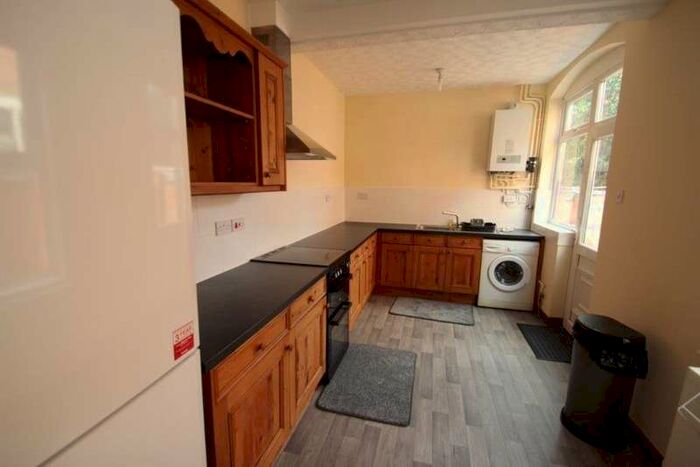 4 Bedroom House To Rent In Howard Road, Leicester, LE2