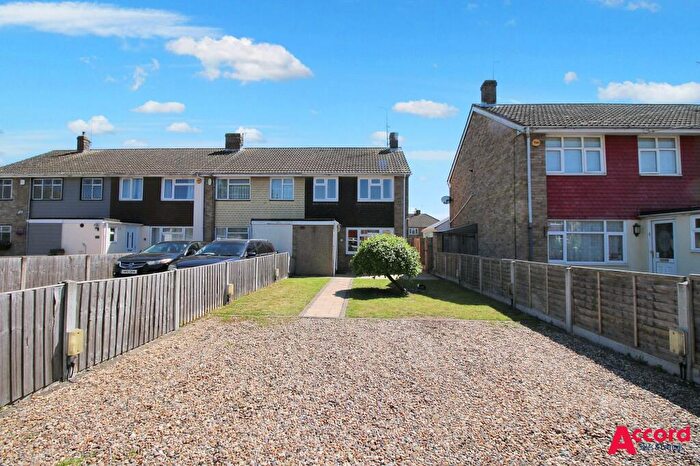 3 Bedroom Semi-Detached House To Rent In Baillie Close, Rainham, RM13