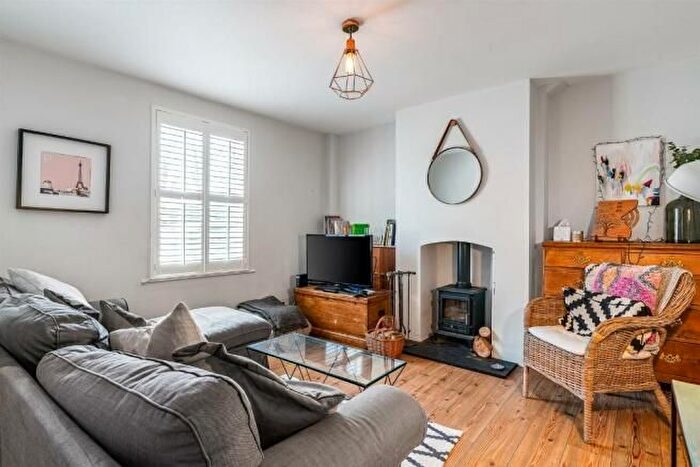 3 Bedroom Terraced House To Rent In Shaftesbury Road, Archway, London, N19
