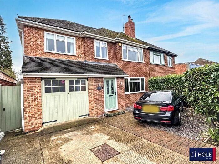 4 Bedroom Semi Detached House For Sale In Dinglewell, Hucclecote, GL3