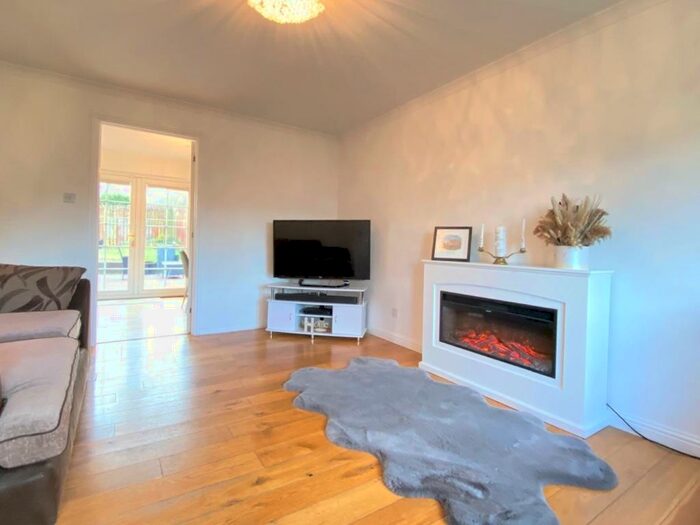 4 Bedroom Detached House For Sale In Lind Place, Dennyloanhead, FK4