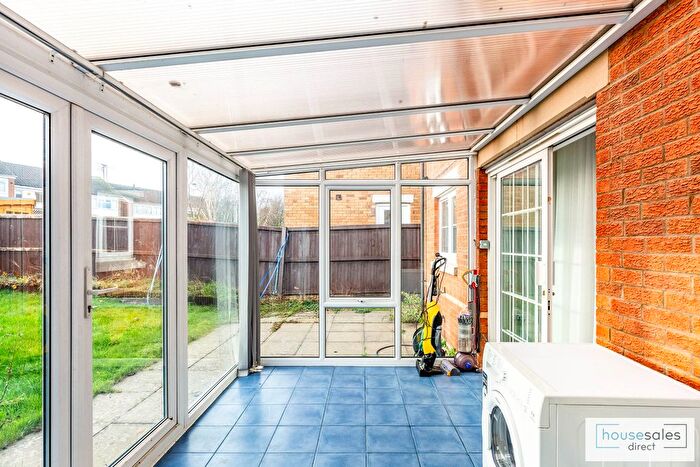 4 Bedroom Detached House For Sale In Thornbridge Close, Rushden, NN10