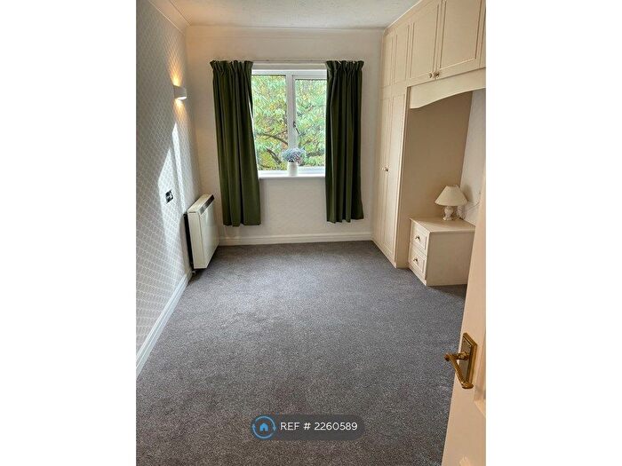 1 Bedroom Flat To Rent In The Hawthorns, Manchester, M32