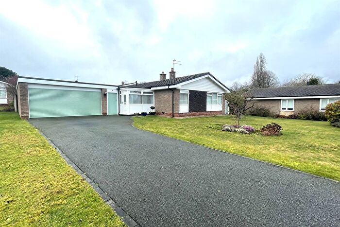 3 Bedroom Detached Bungalow For Sale In Yewlands Drive, Knutsford, WA16