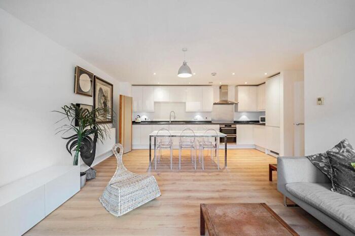 3 Bedroom Flat To Rent In Chamberlayne Road, London, NW10